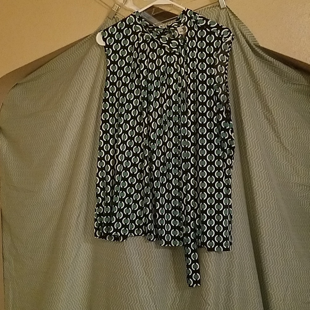 Black and green sleeveless blouse